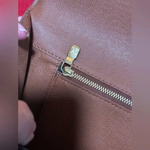 Louis Vuitton AUTHENTICATED Vintage Large Monogram Envelope - Picture 7 of 10